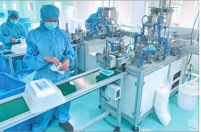 三條生產(chǎn)線日產(chǎn)4萬一次性醫(yī)用口罩